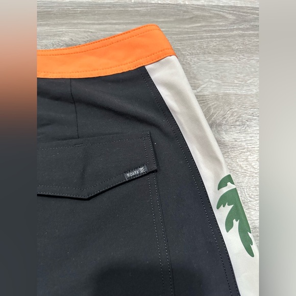 K136 NWOT Roark The Passage Series Board Shorts Mens 34 Surf Swim Beach - Picture 6 of 6